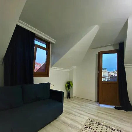 Full Floor In Duplex Apartment *